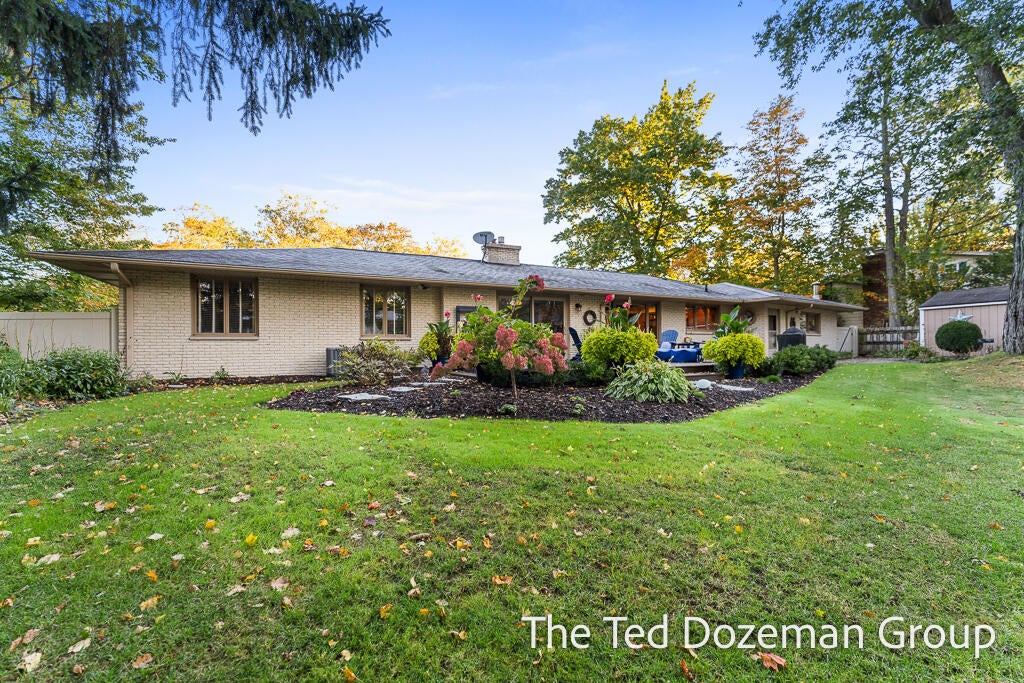 1182 Euna Vista Drive