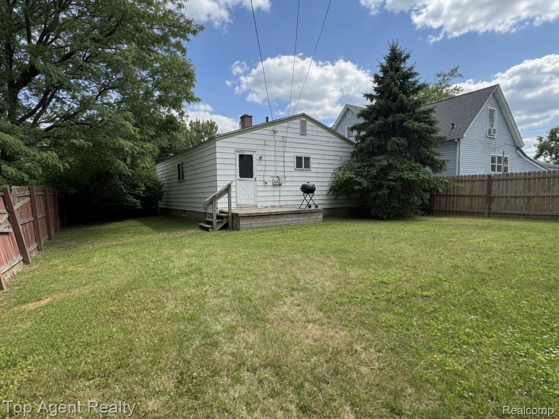 2021 E 11 Mile Road