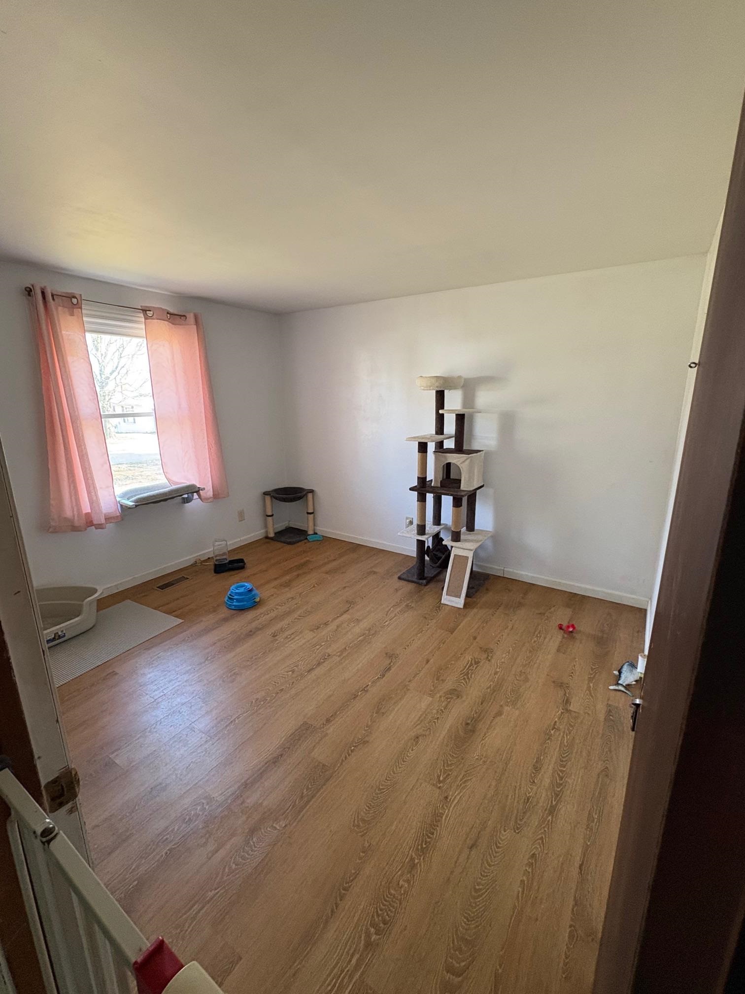 1534 GRUMMETT Street