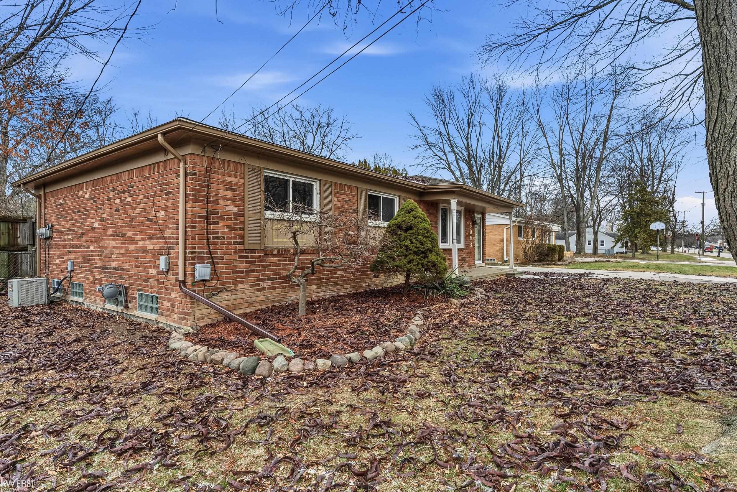 5093 Northlawn Drive