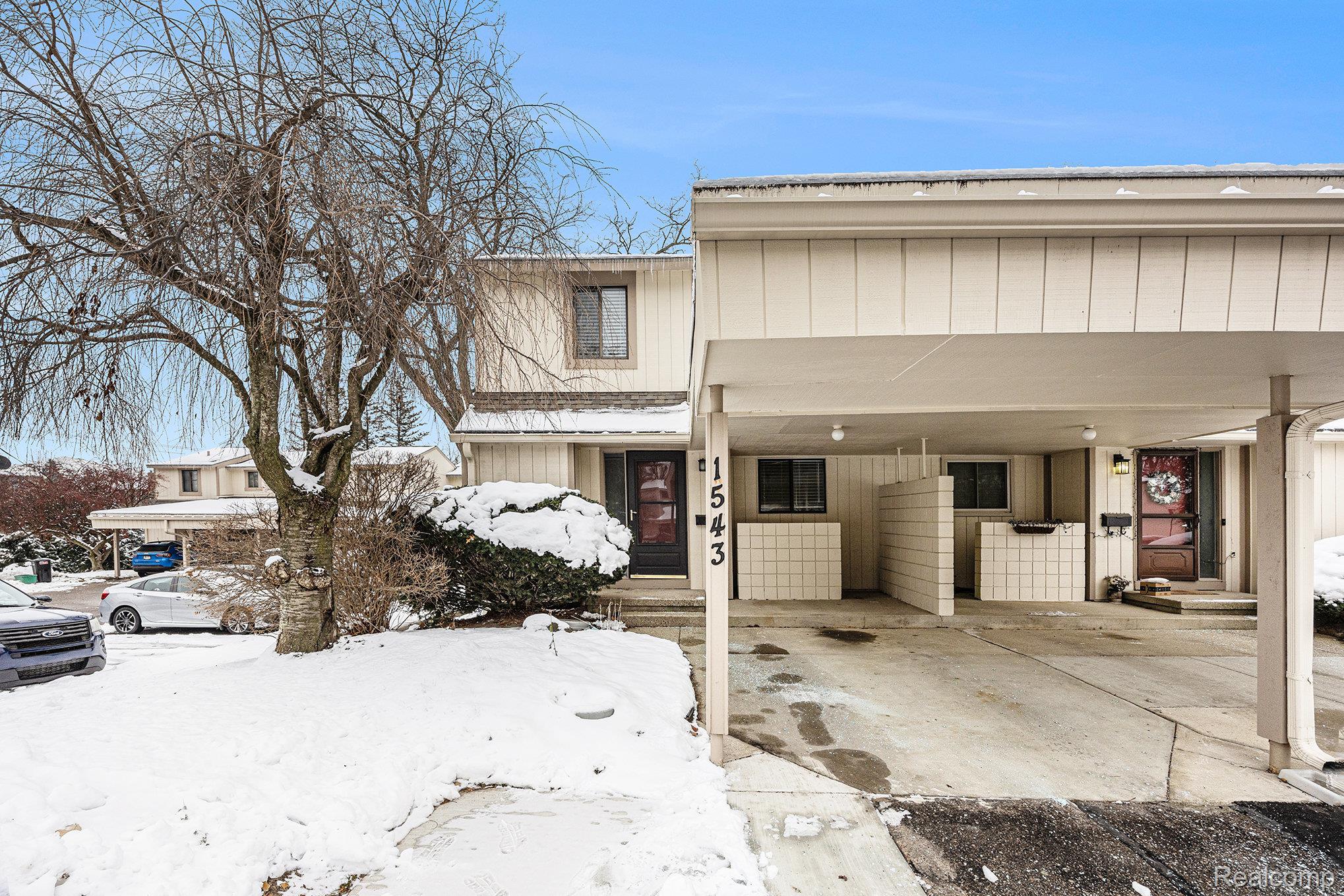 1543 Charter Oak Drive