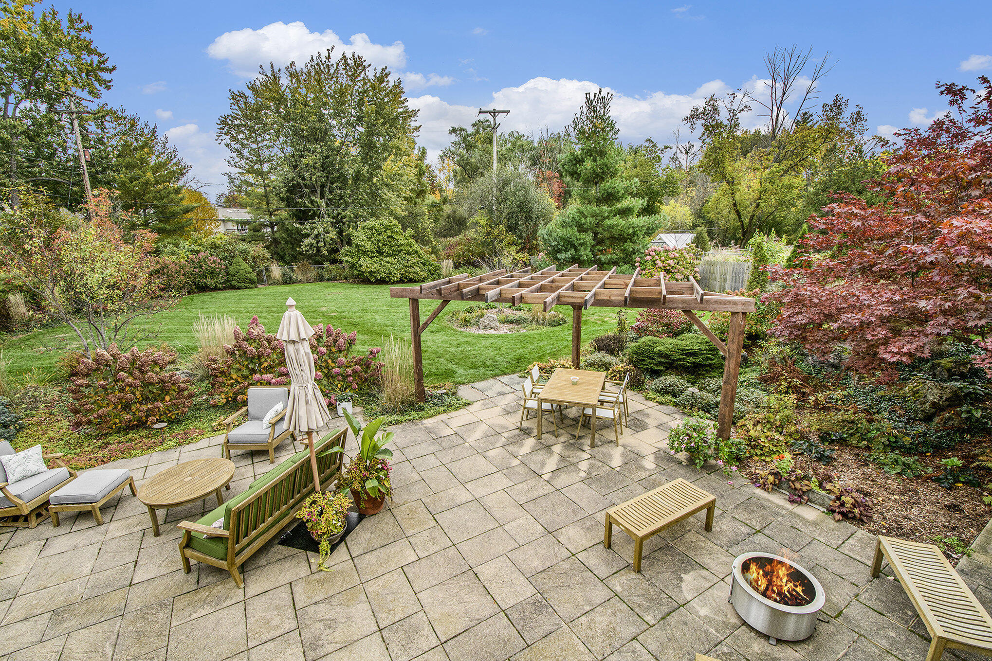 280 Worcester Drive NE