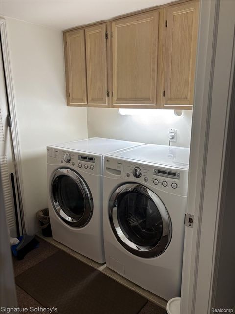 Tiny photo for 1931 Eagle Pointe, Bloomfield Charter Township, MI 48304 (MLS # 20251060604)