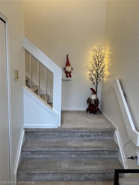 Tiny photo for 1931 Eagle Pointe, Bloomfield Charter Township, MI 48304 (MLS # 20251060604)