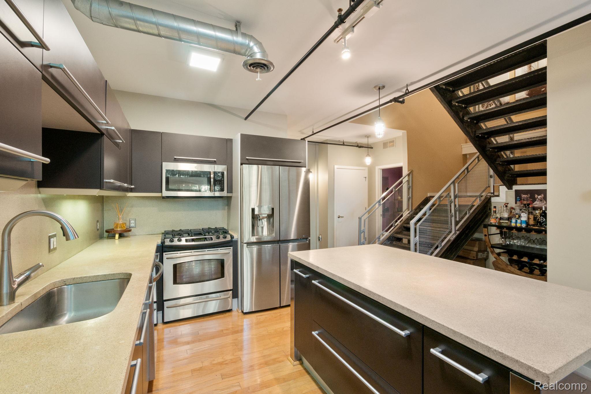 614 S TROY Street 202