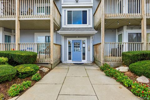 37530 Jefferson Avenue 104 Harrison Charter Township MI 48045