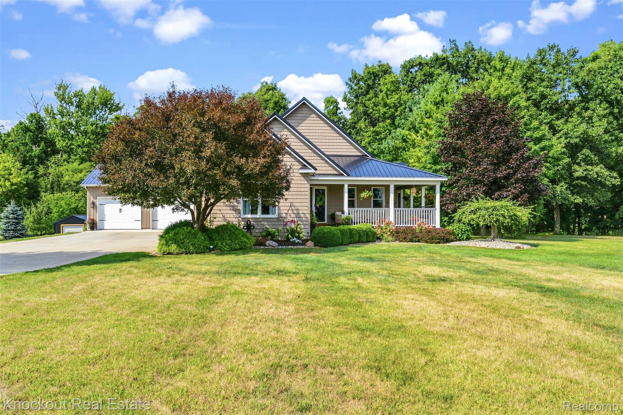 7578 Waters Edge Drive