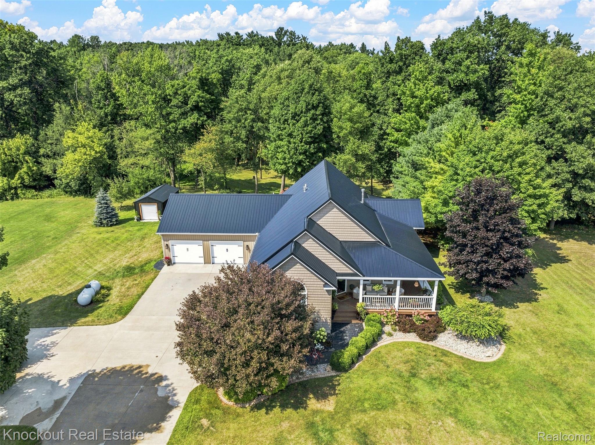 7578 Waters Edge Drive
