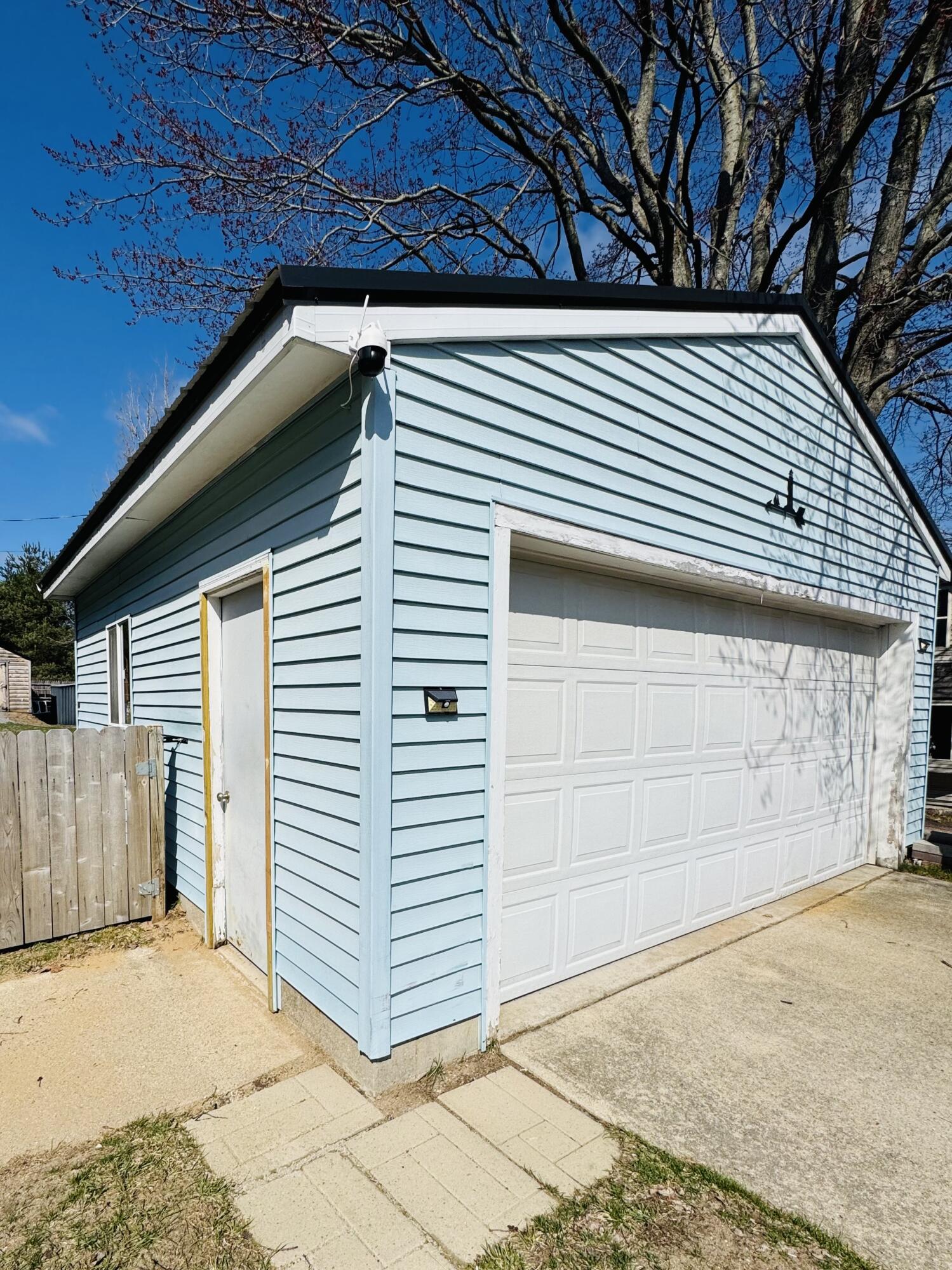 305 Monroe Avenue