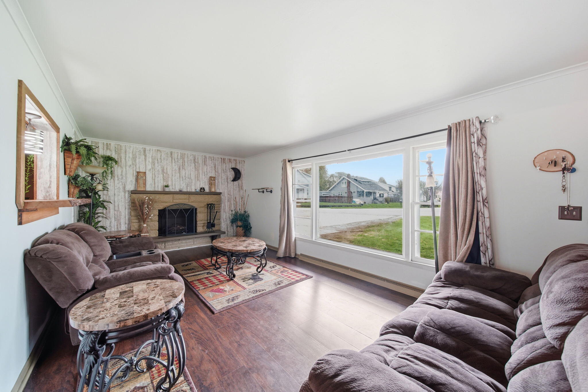 220 Meadow Lane