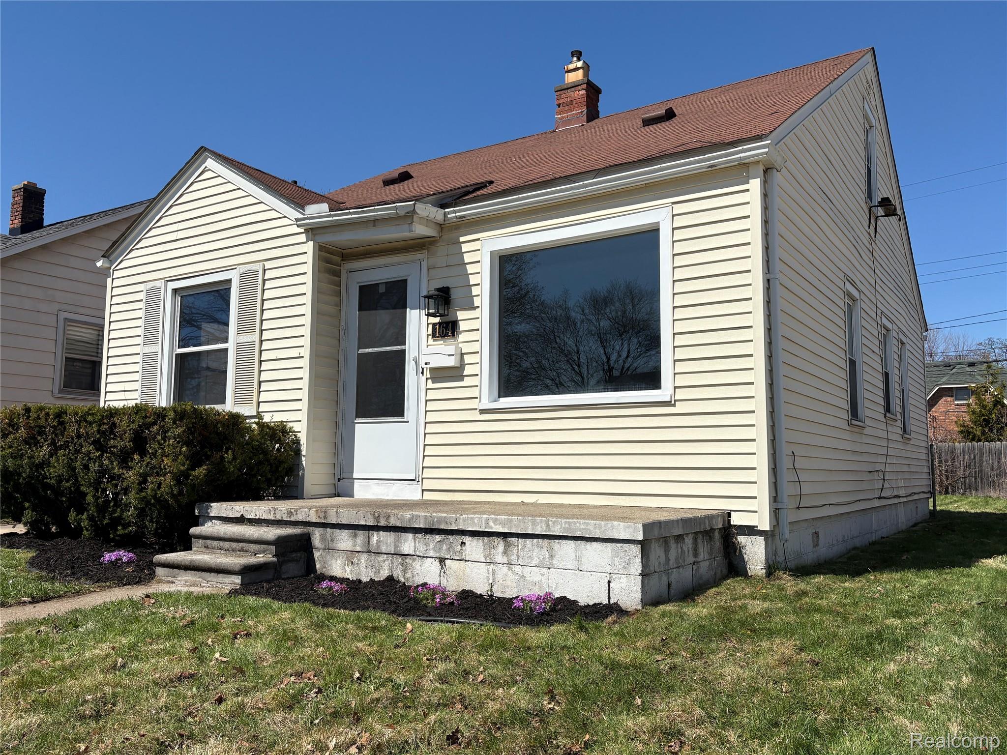 164 W Browning Avenue