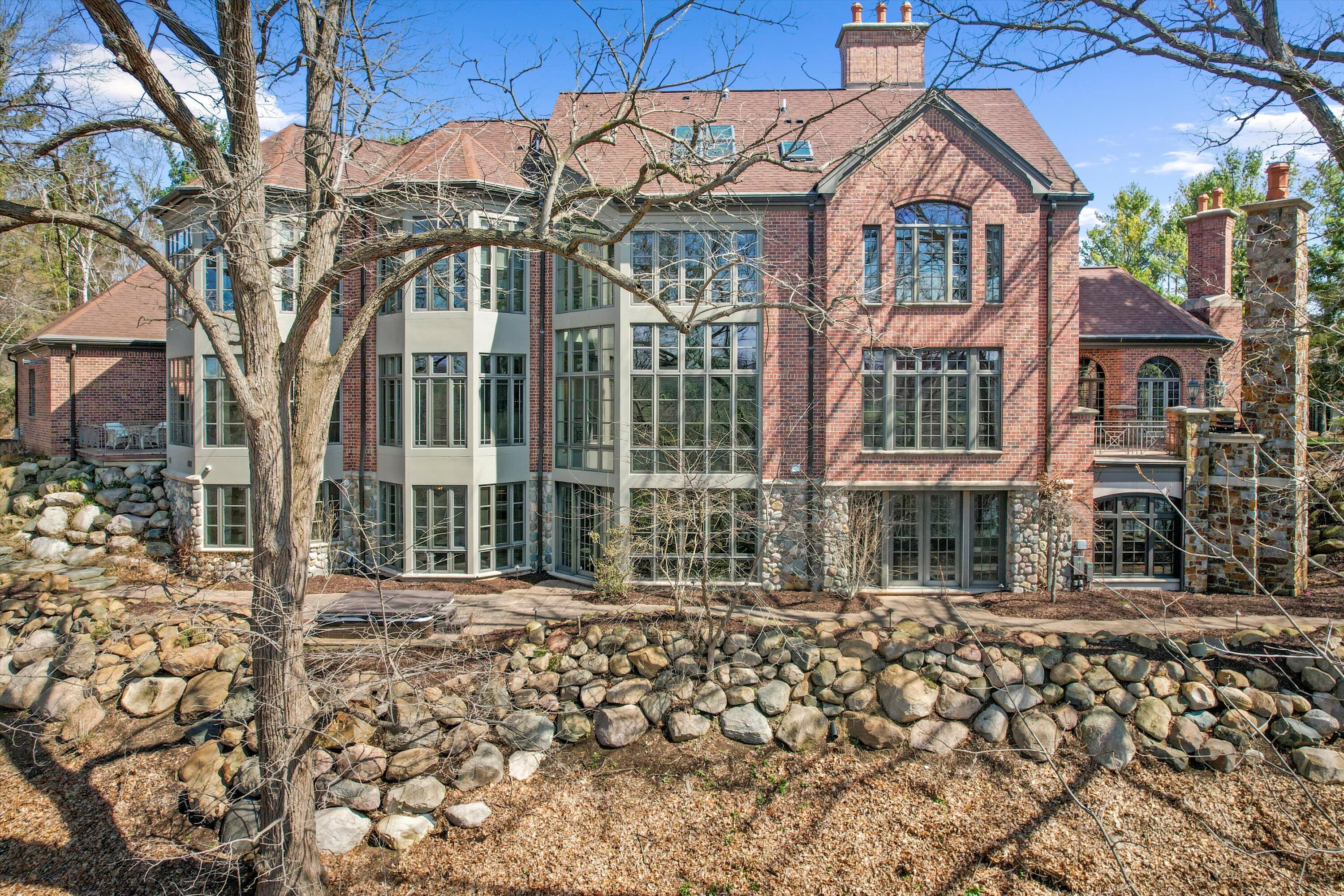 161 Laurin Court