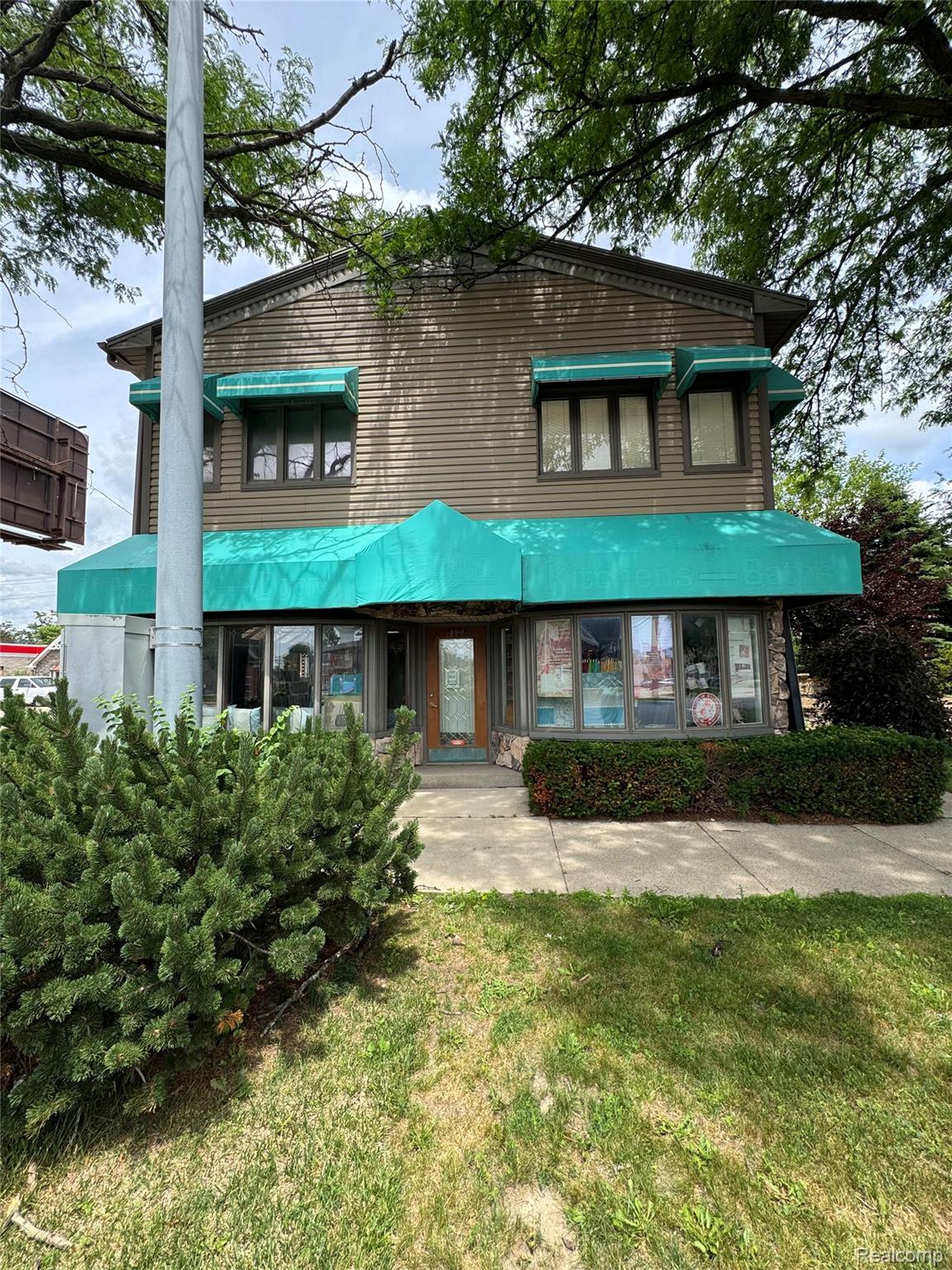 1128 Eureka Road