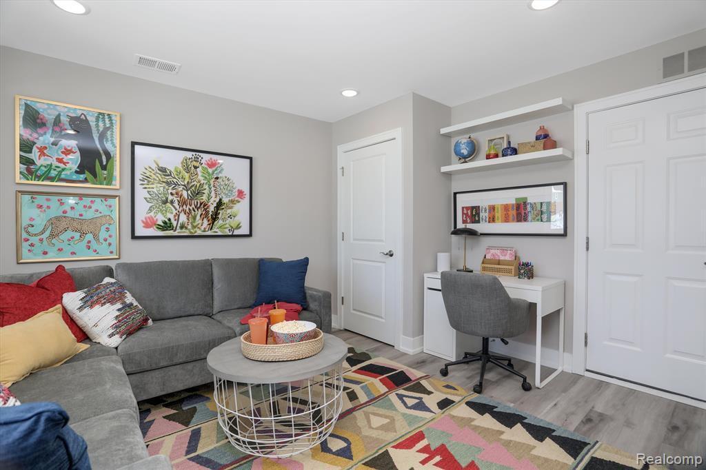 4861 Lismore Lane