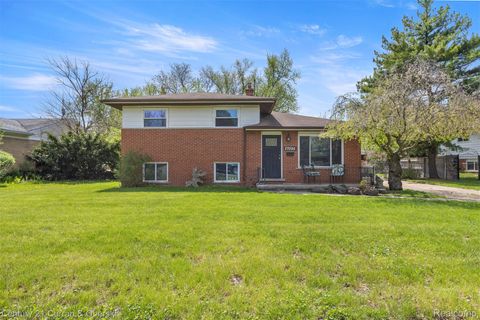 27095 Colgate Street Inkster City MI 48141