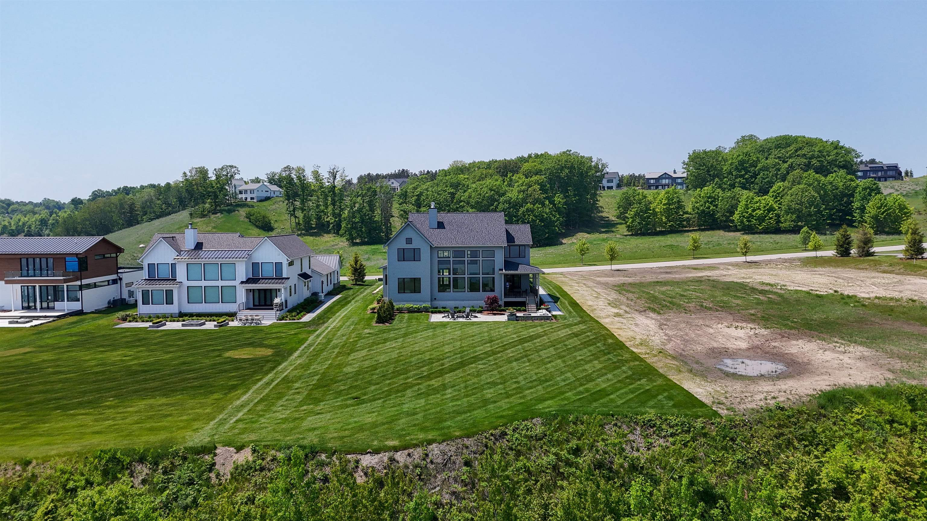 15722 Waters Edge