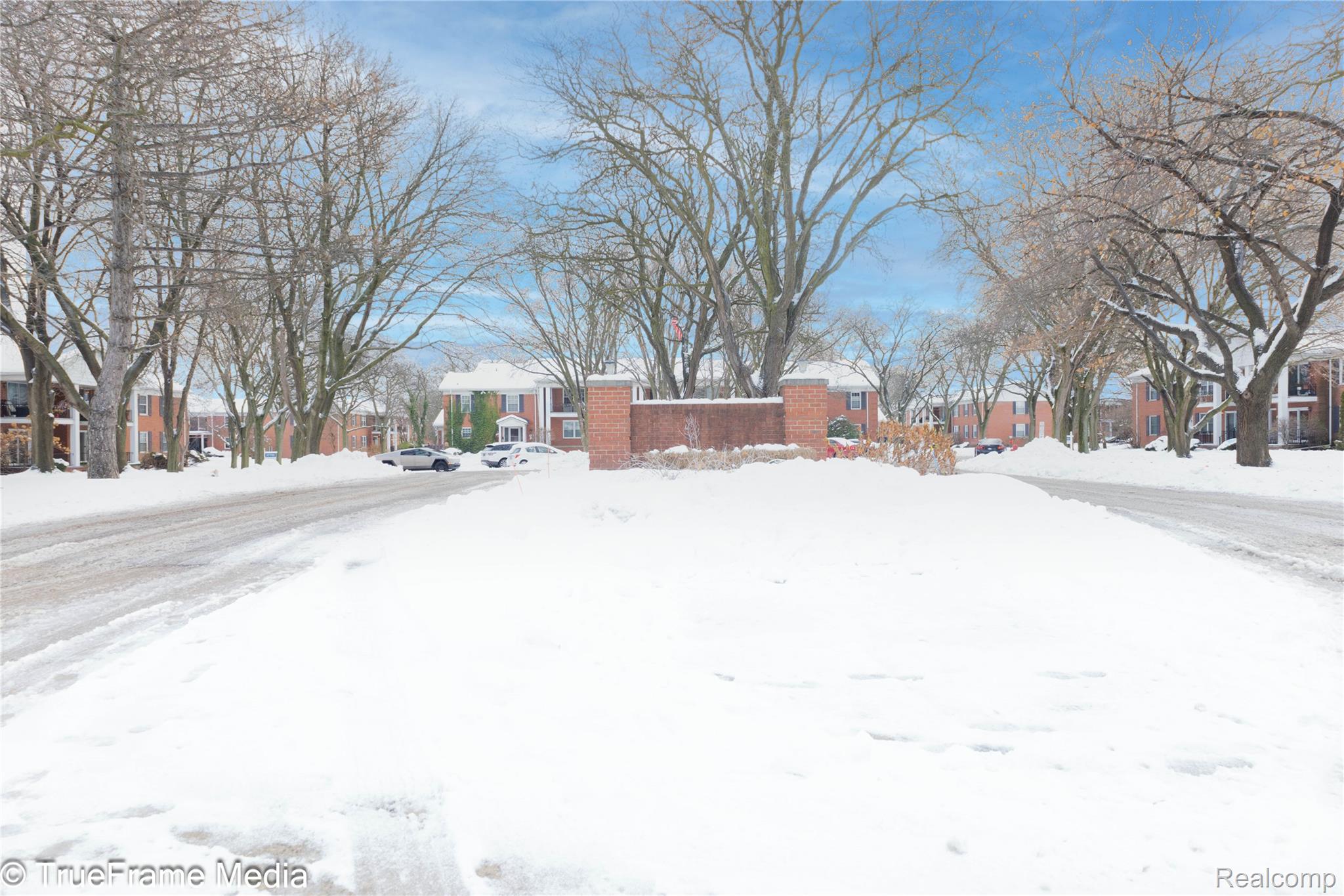 27654 E Echo Valley 235