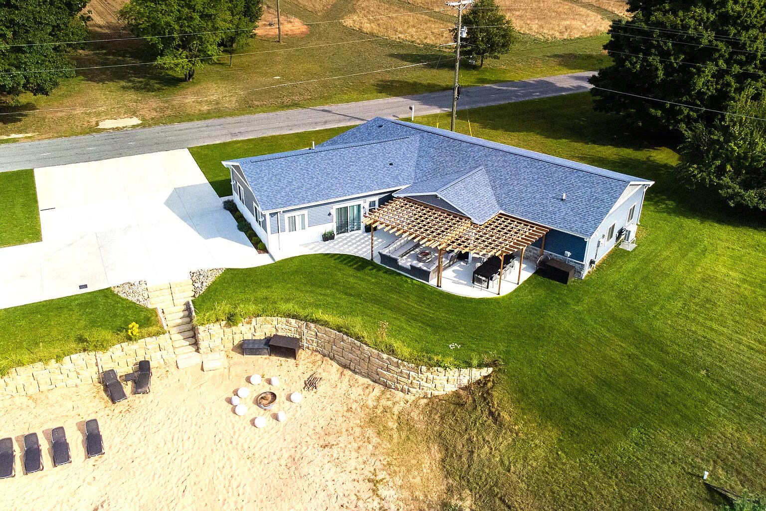 1641 N Arrowhead Road