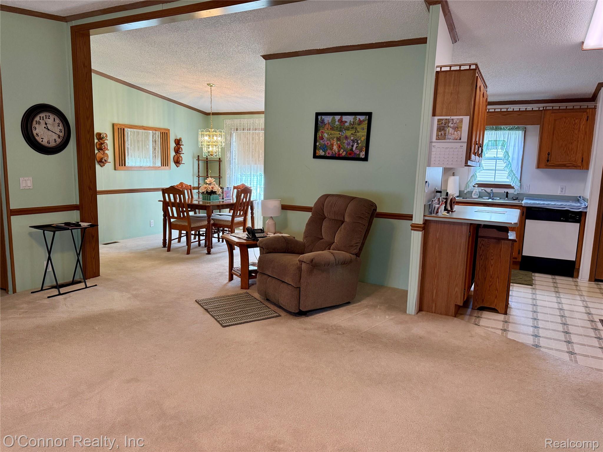 3333 Ravenswood Road 61