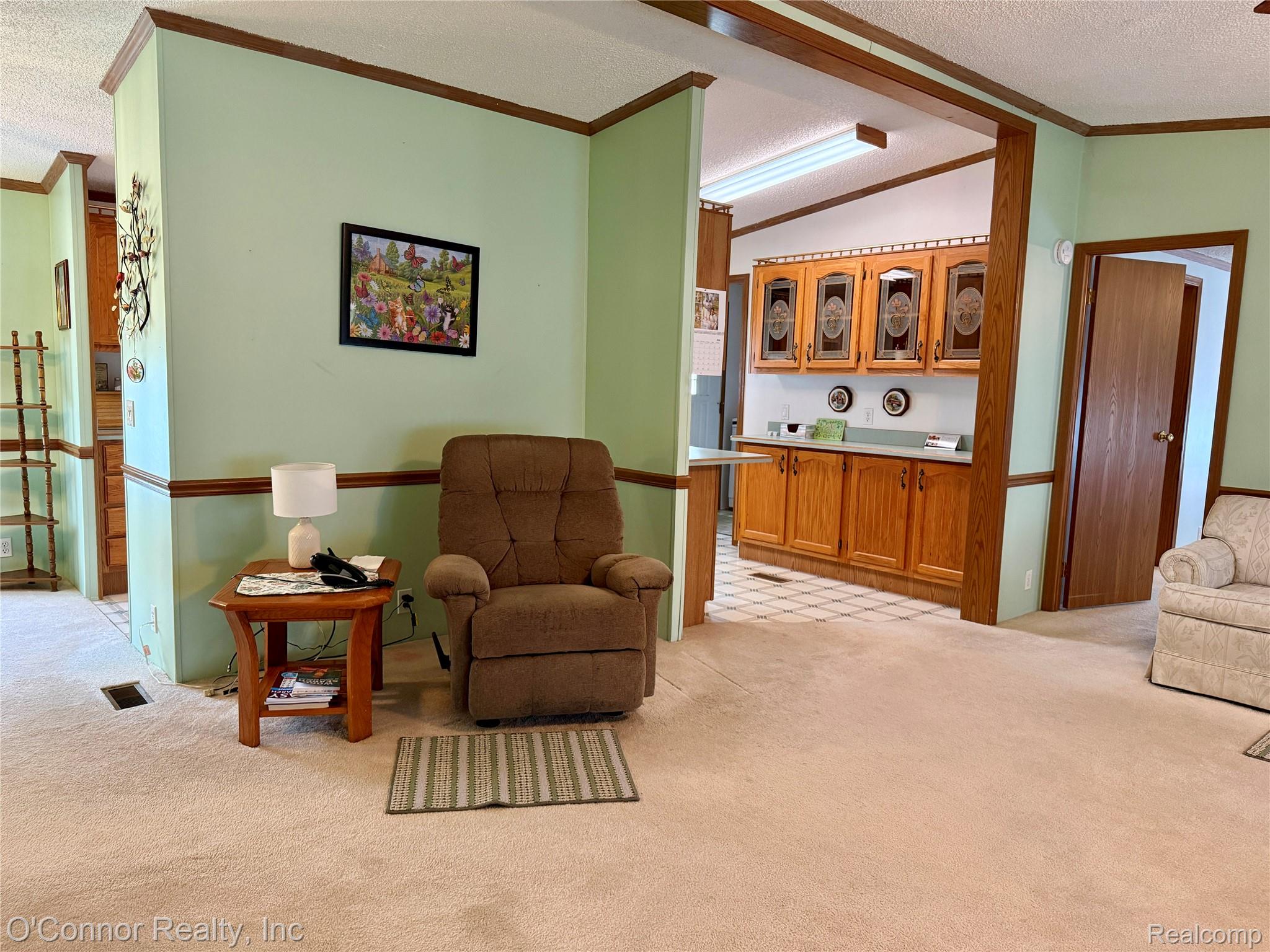 3333 Ravenswood Road 61