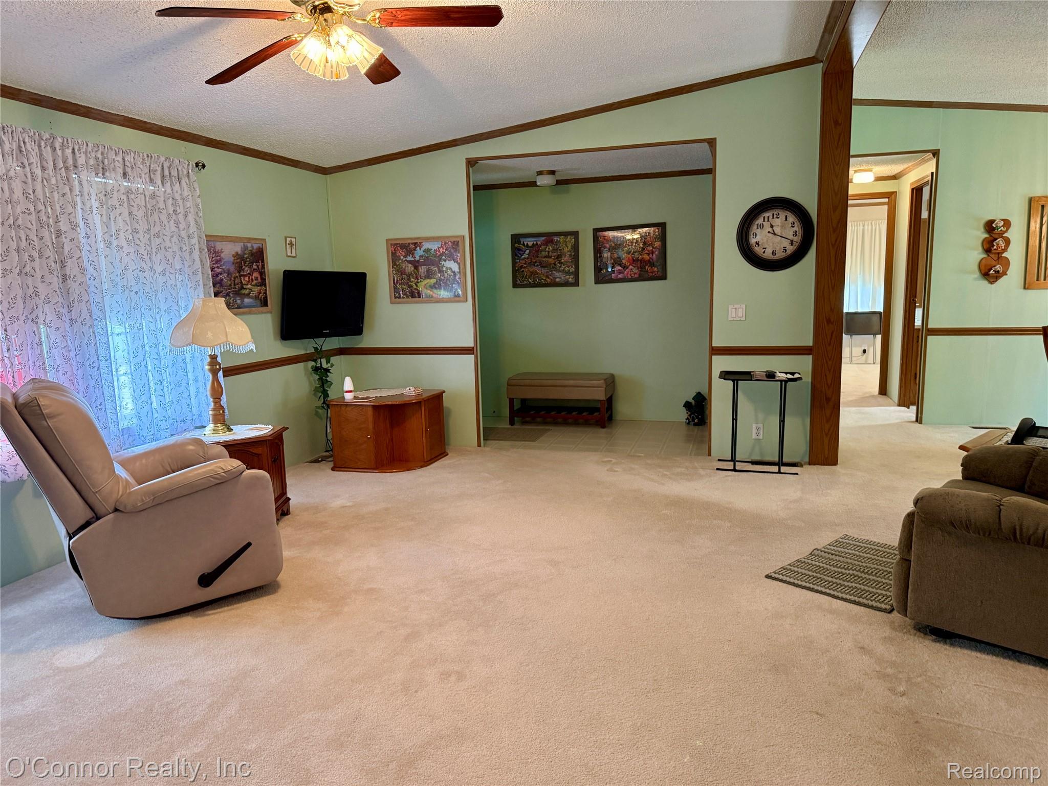 3333 Ravenswood Road 61