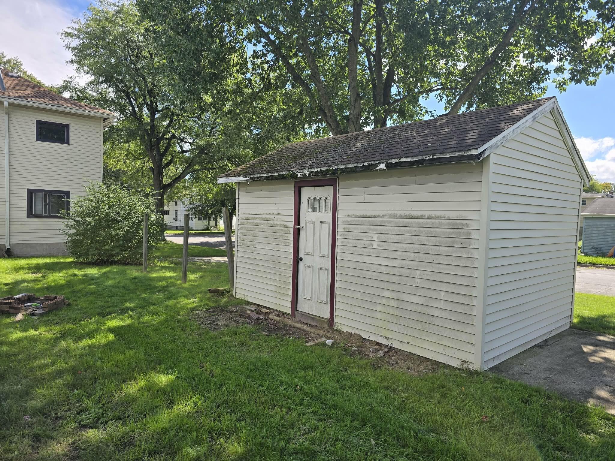 400 Bates Street