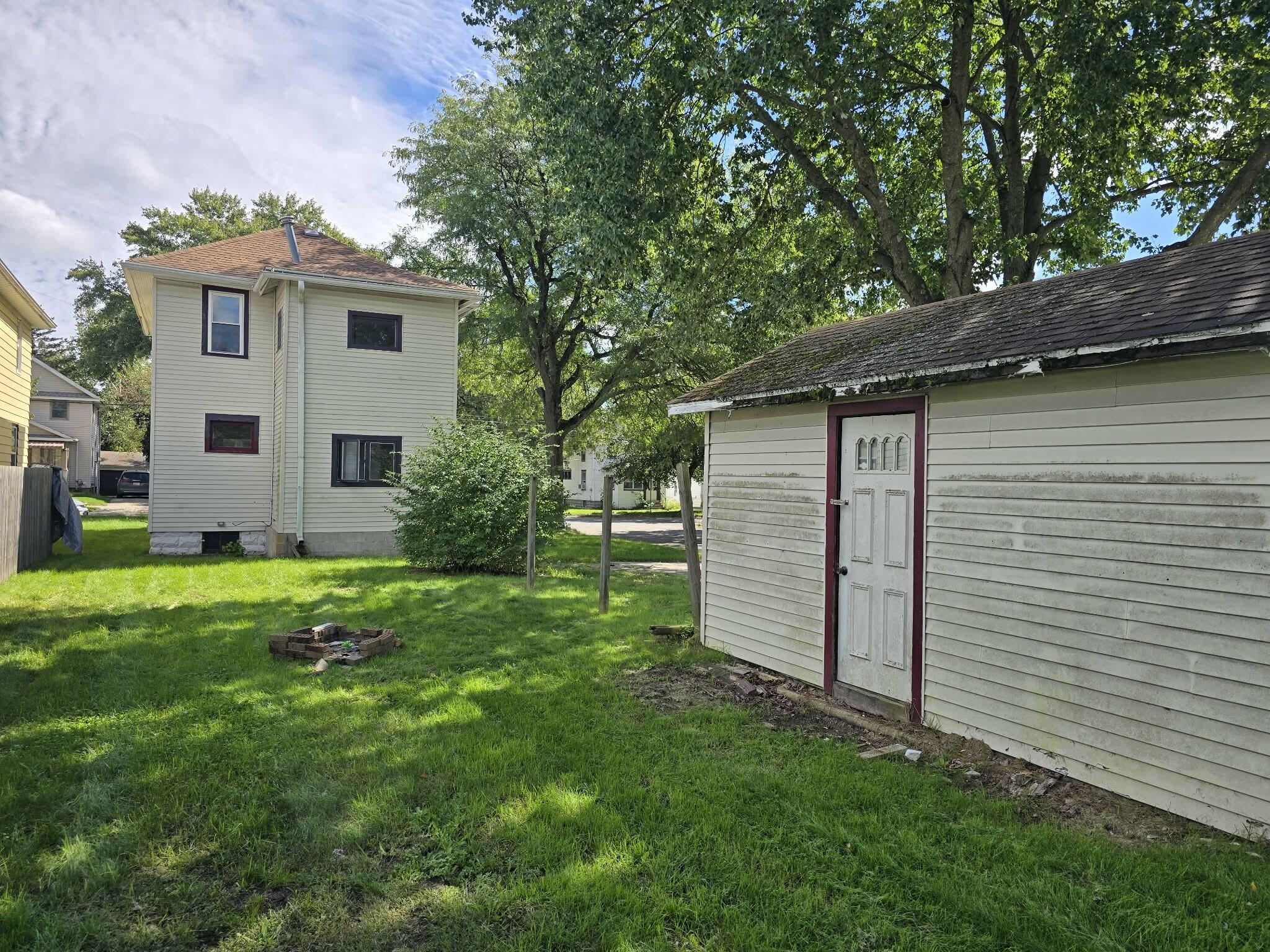 400 Bates Street