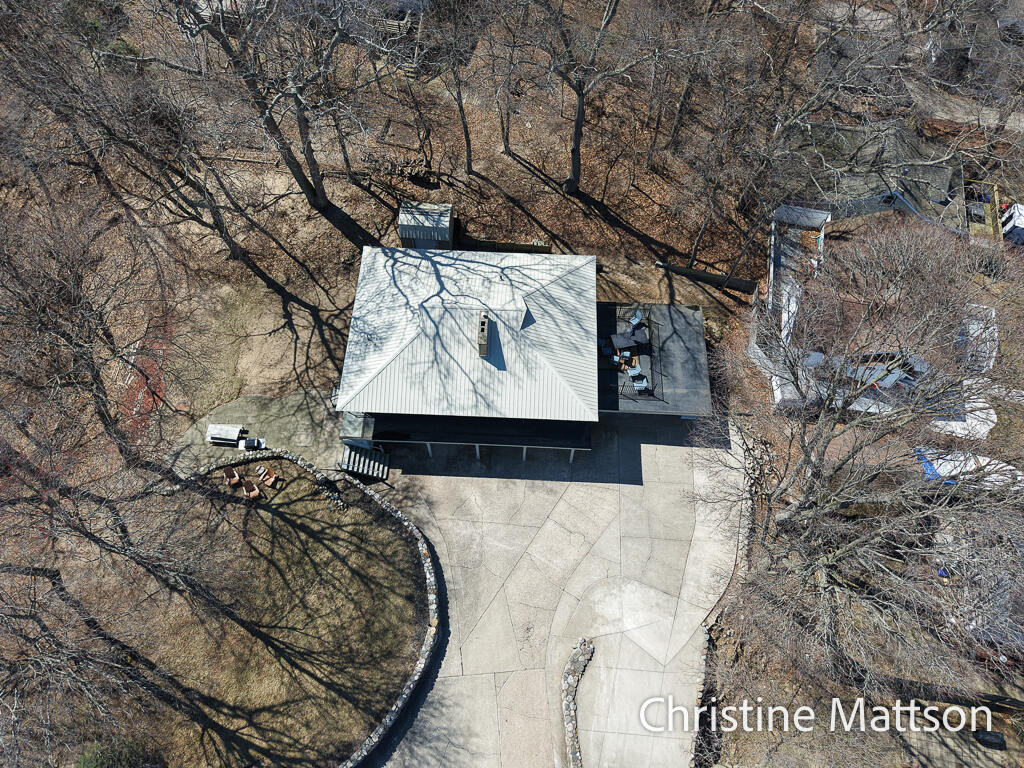3229 Edgewater Street