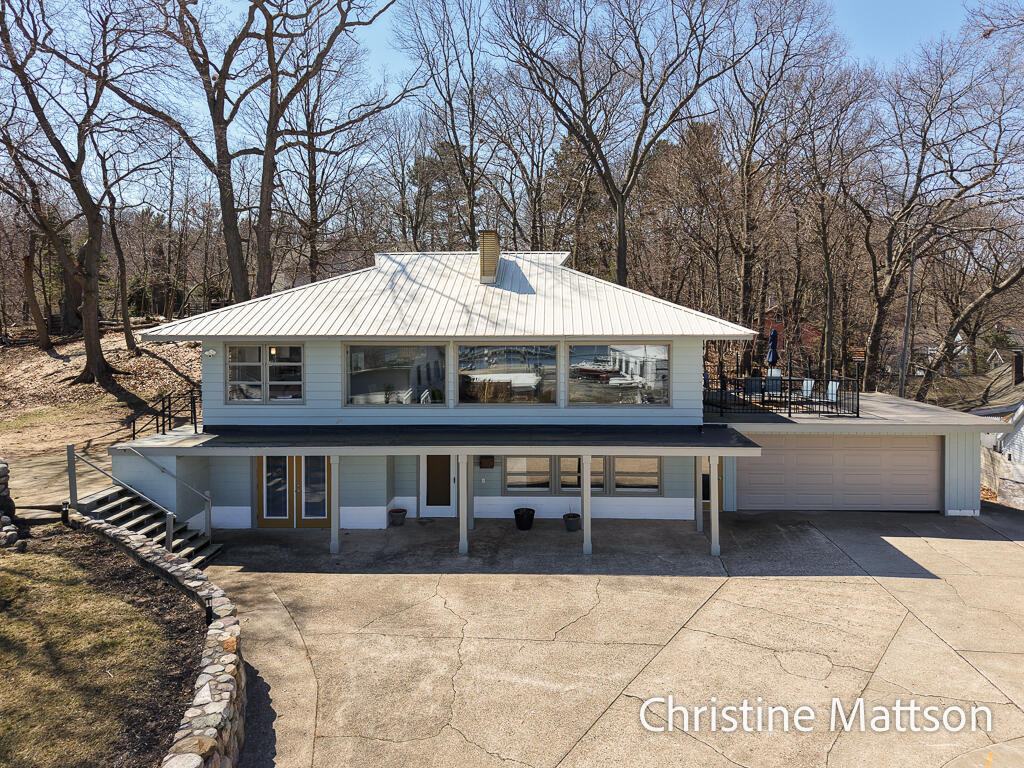 3229 Edgewater Street