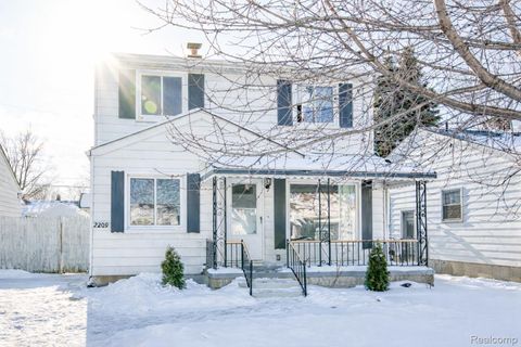 2209 Progress Avenue Lincoln Park City MI 48146