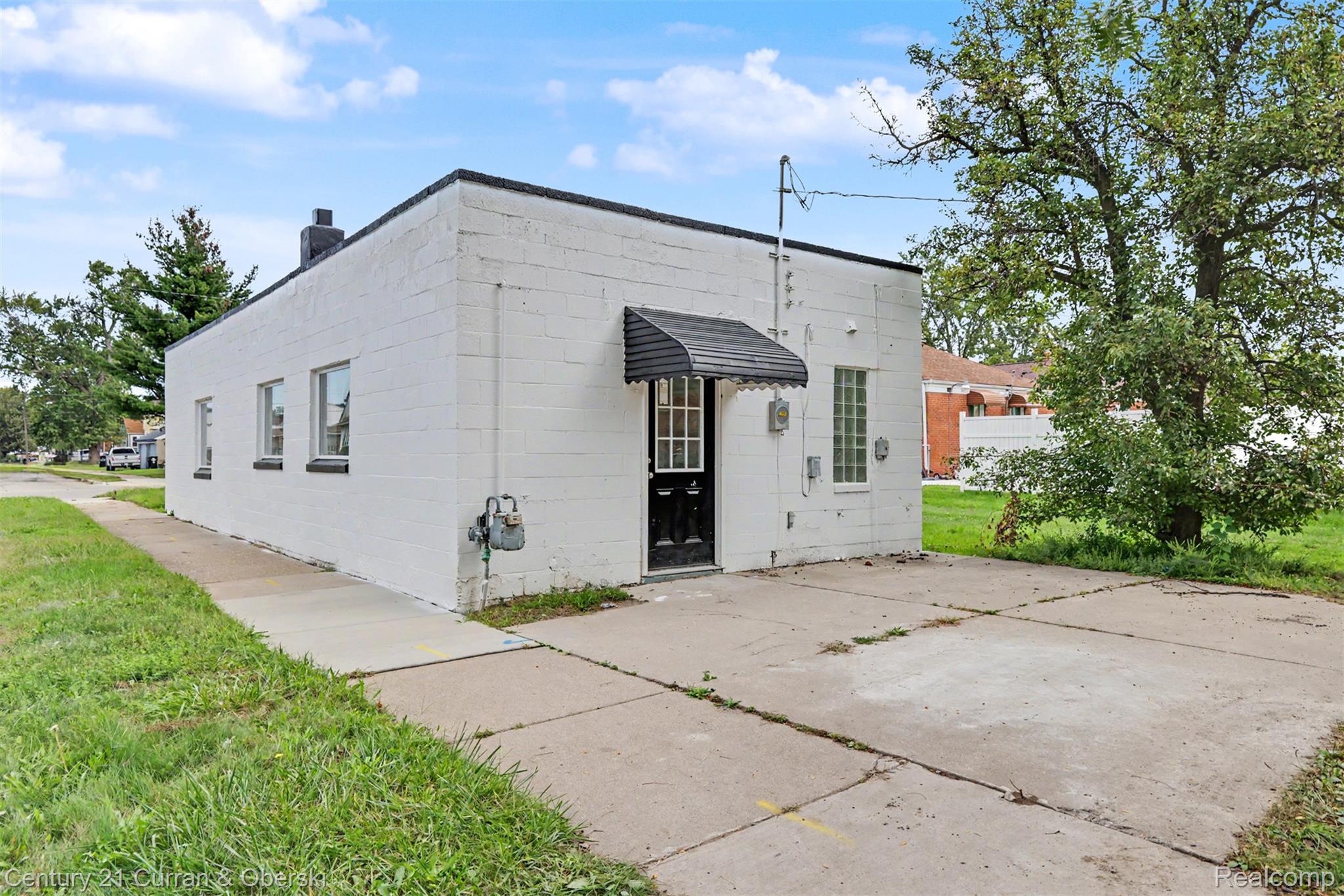 677 Goddard Street
