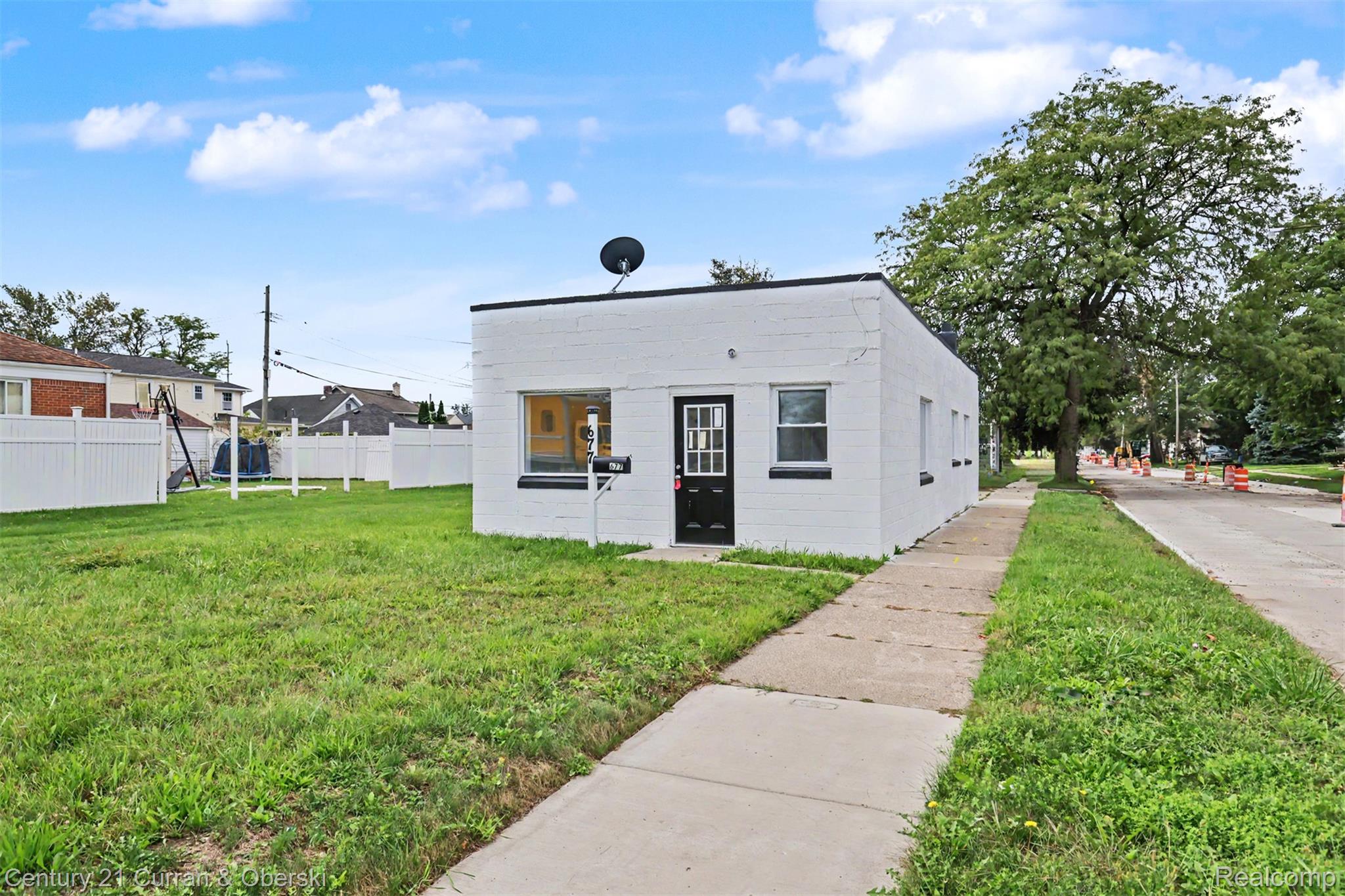 677 Goddard Street