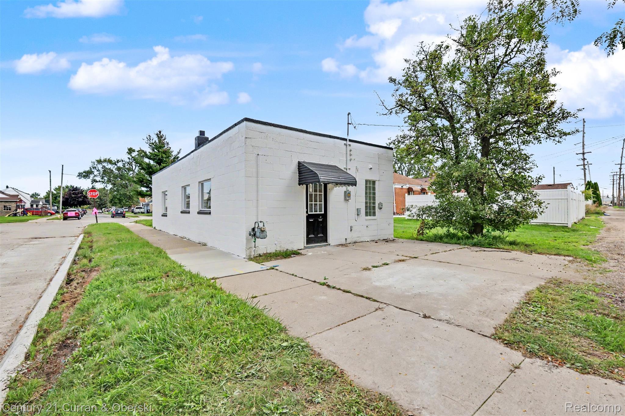 677 Goddard Street