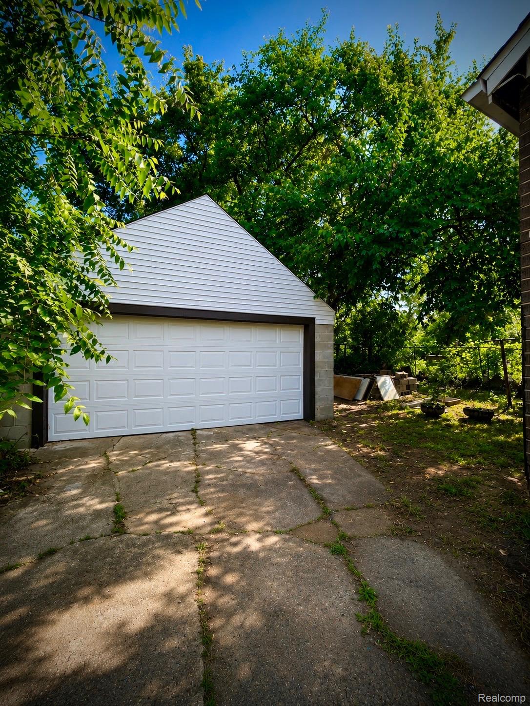 406 Carton Street