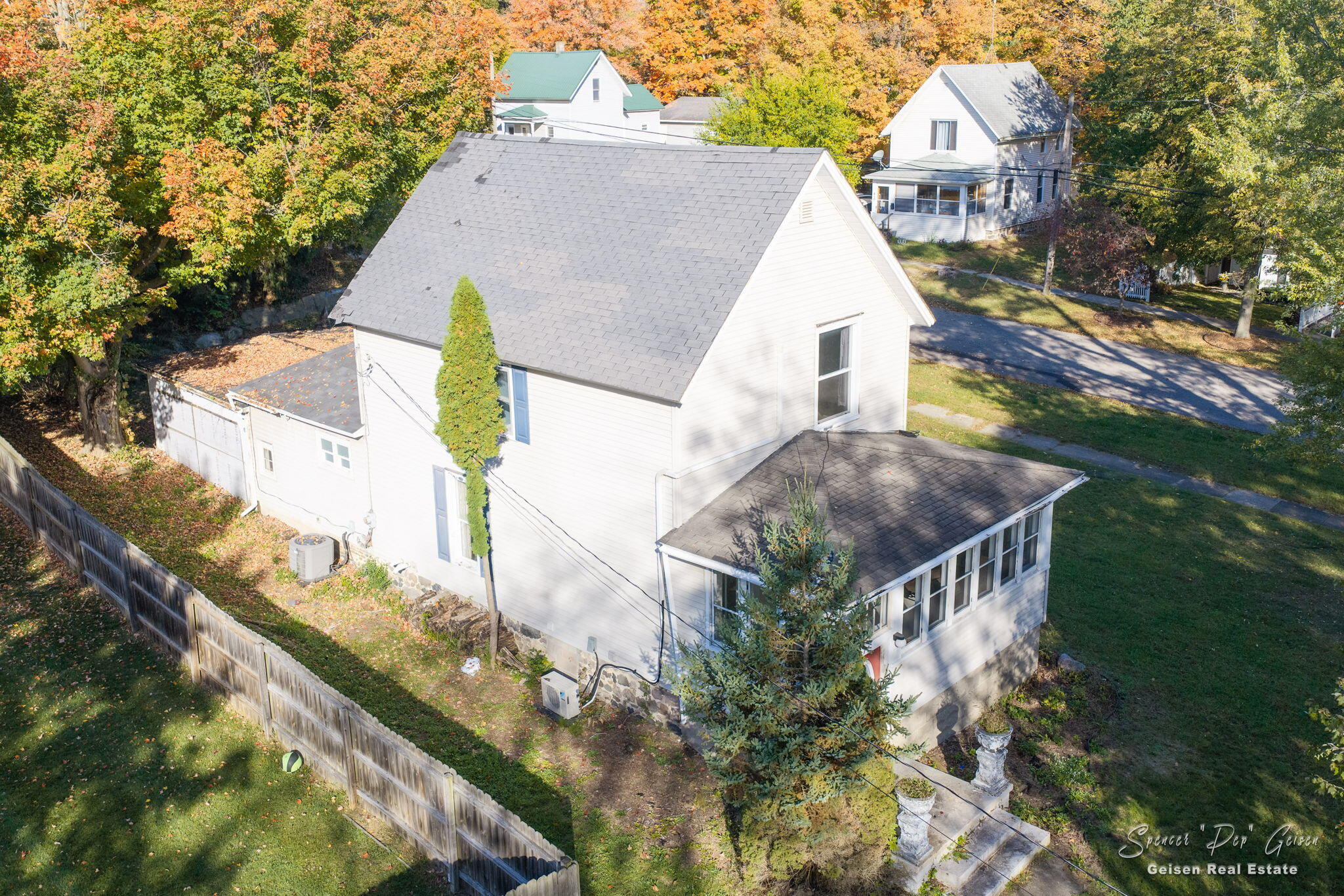 319 I O Street