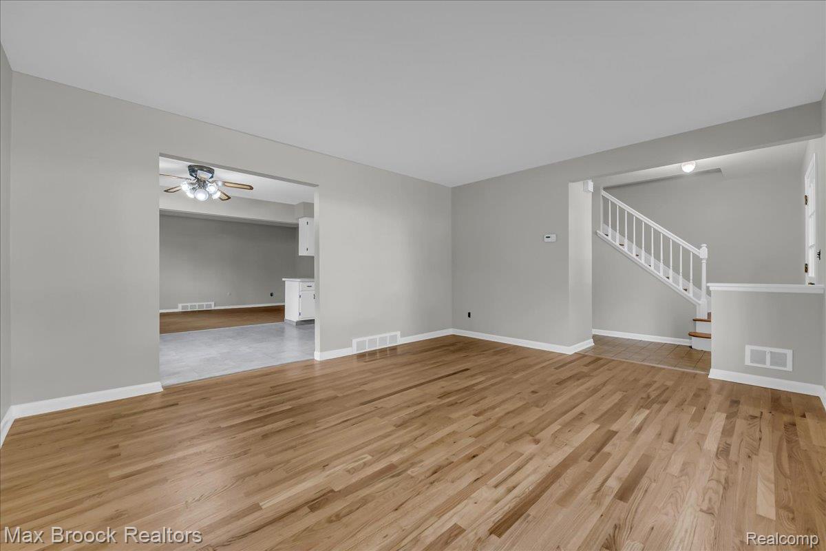 20141 Lacrosse Avenue