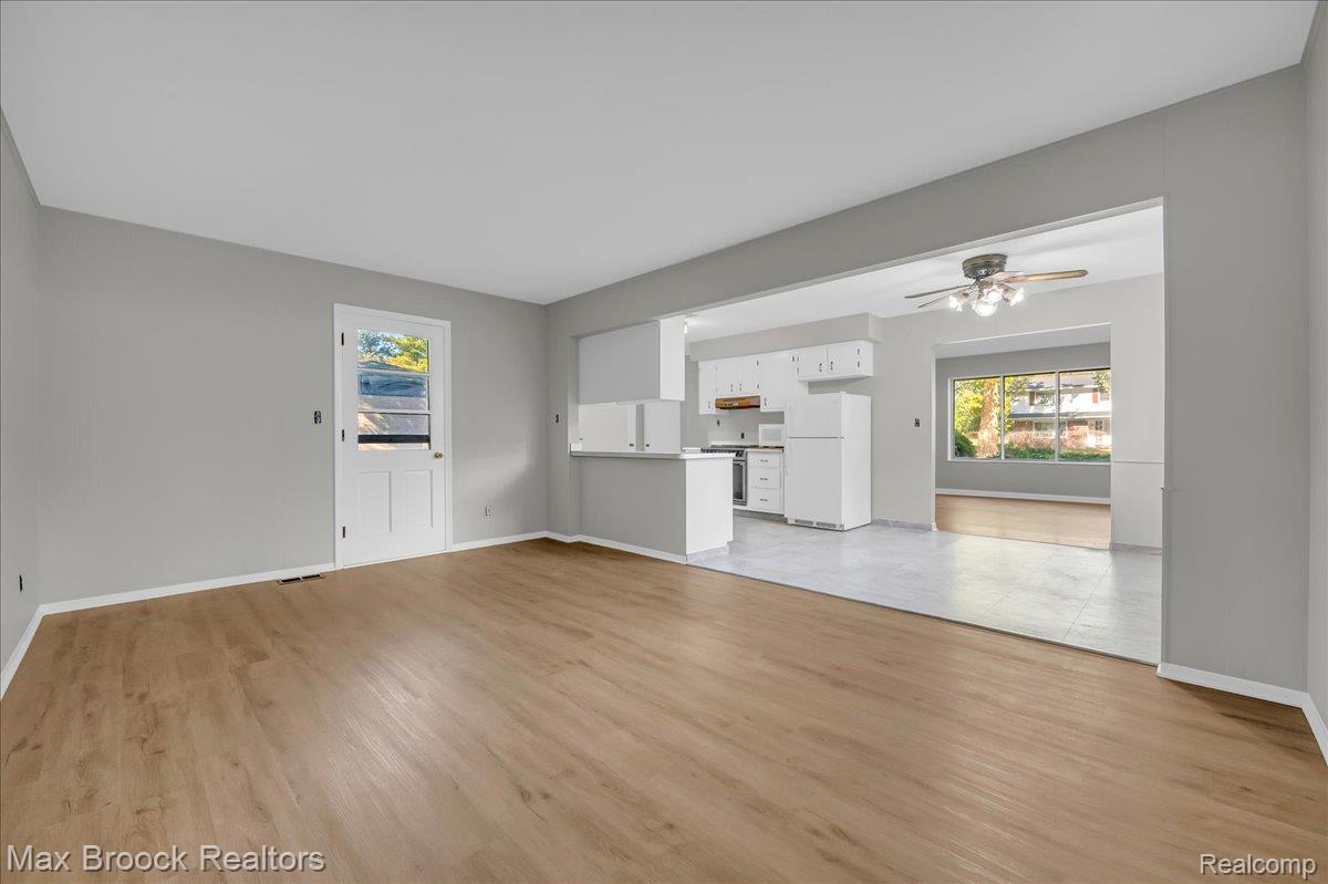 20141 Lacrosse Avenue