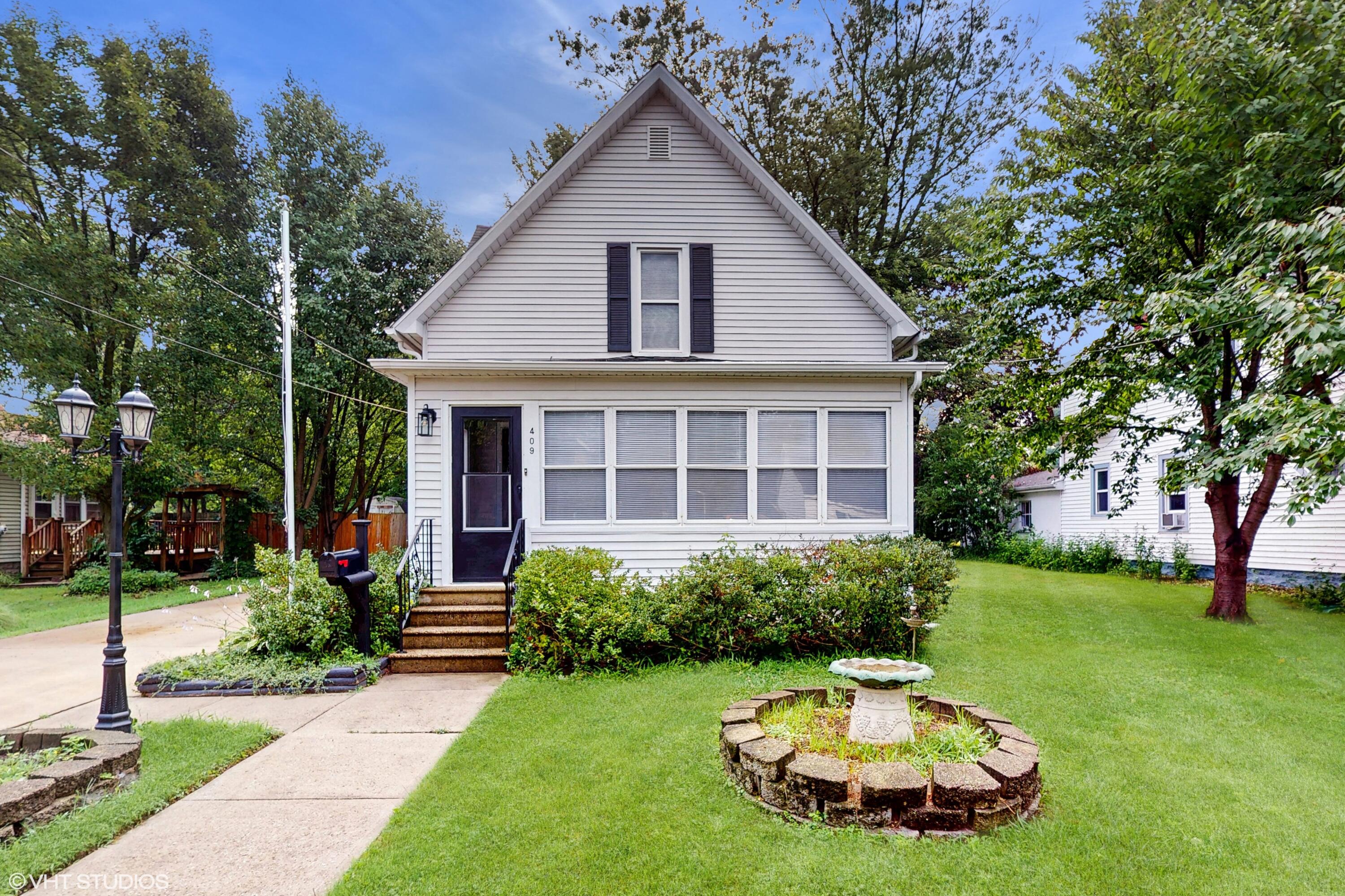 409 Oak Street