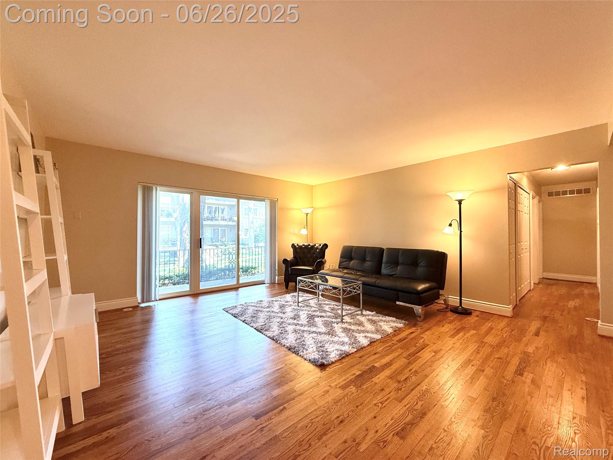 1111 Old Woodward Avenue 4