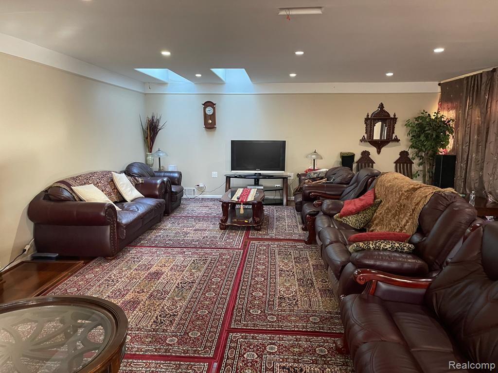 297 VREELAND Drive