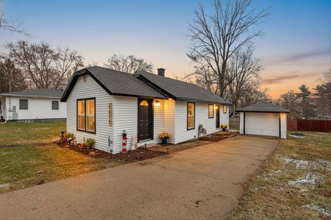 4034 Childs Avenue NW Alpine Township MI 49321