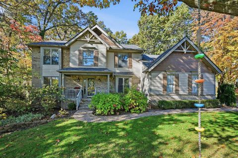 390 Woodsedge Lane White Lake Charter Township MI 48386