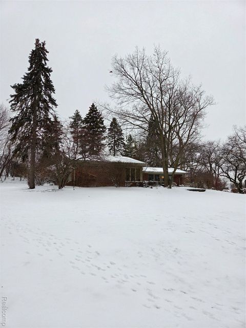 2745 Ayrshire Drive Bloomfield Hills City MI 48302