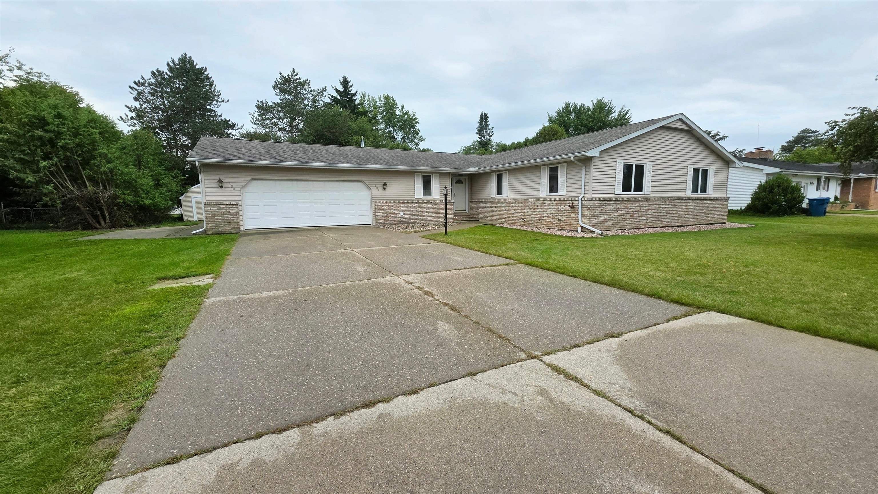 600 E Orchard