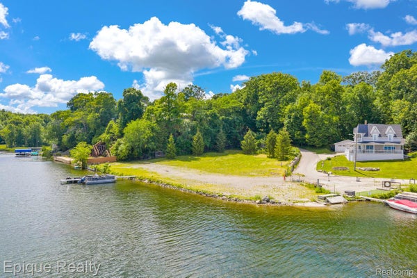 4058 HUNT RD, LAPEER, MI 48446 - Image c7be1641948526d00a32749396fe0b07/636199729
