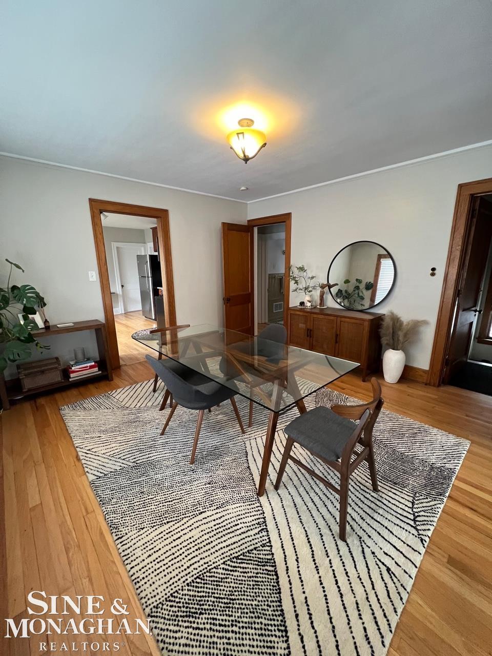 1127 Maryland Street