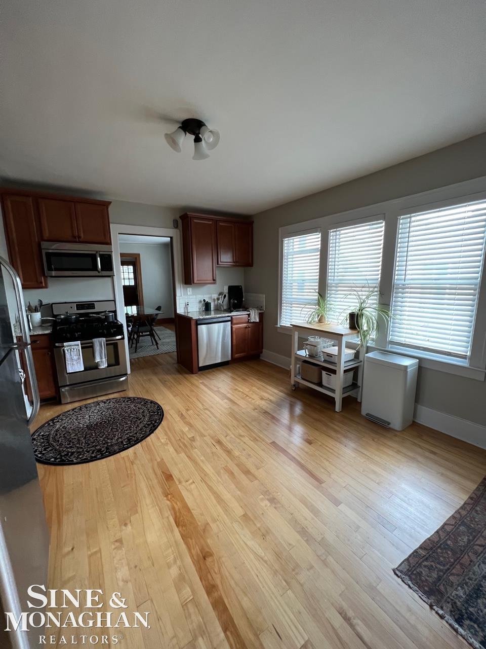 1127 Maryland Street