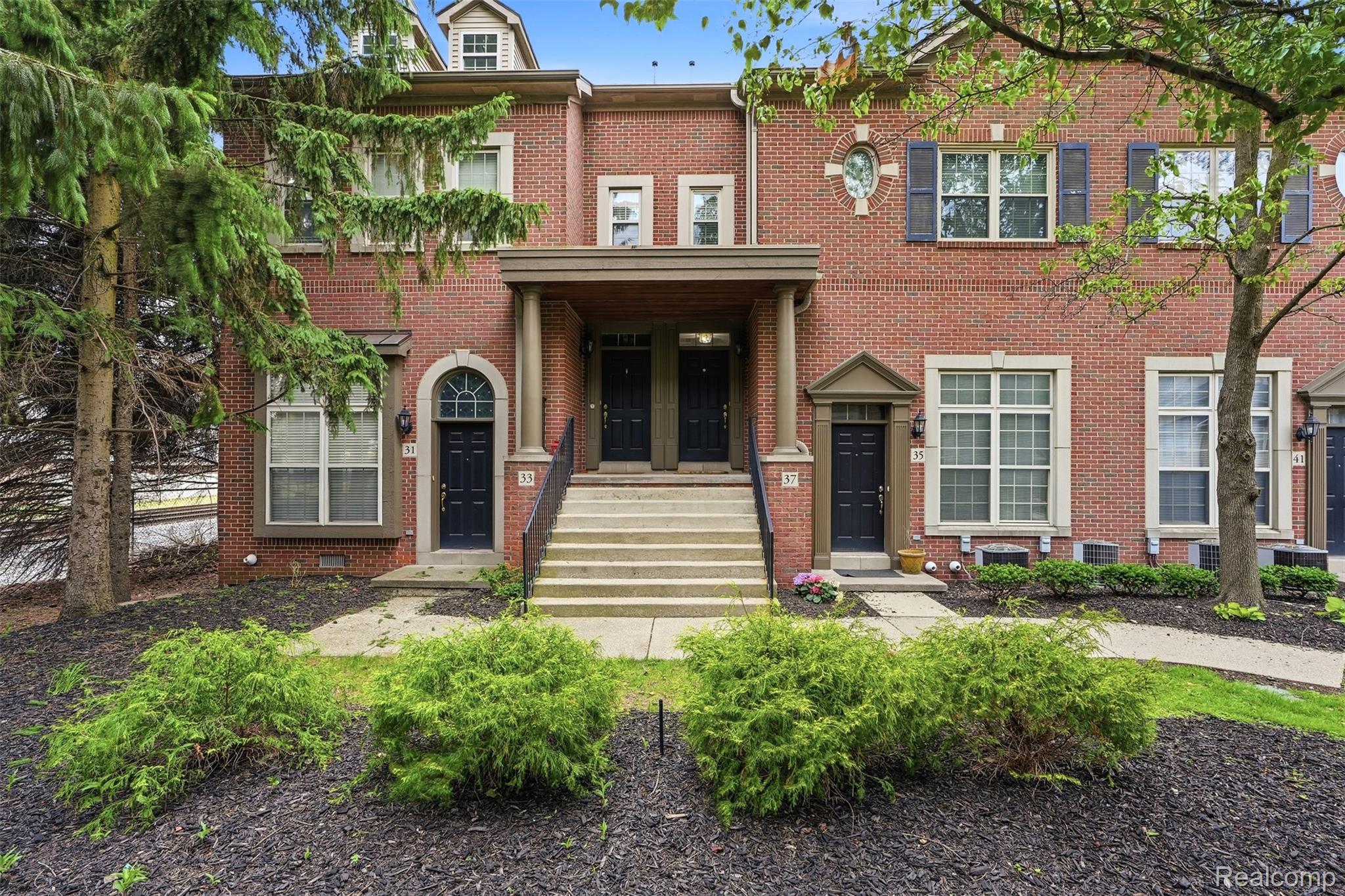 37 W Village Lane