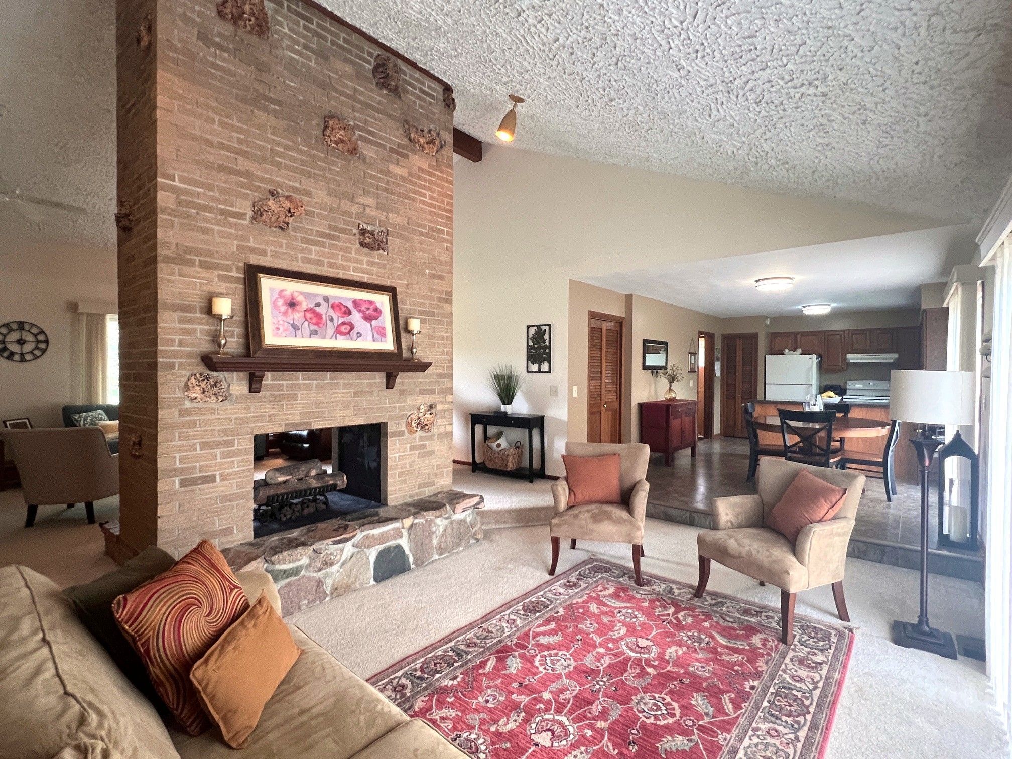 208 Valley Lane