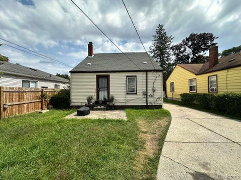 Tiny photo for 20027 Chapel Street, Detroit City, MI 48219 (MLS # 20261069402)